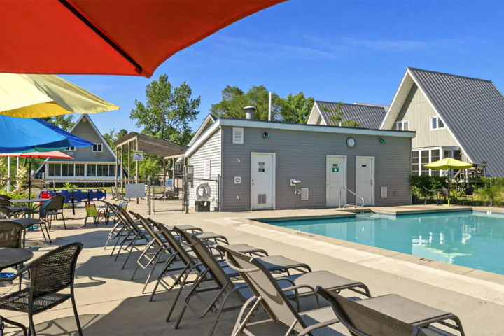 Chalet on the Lake Pool