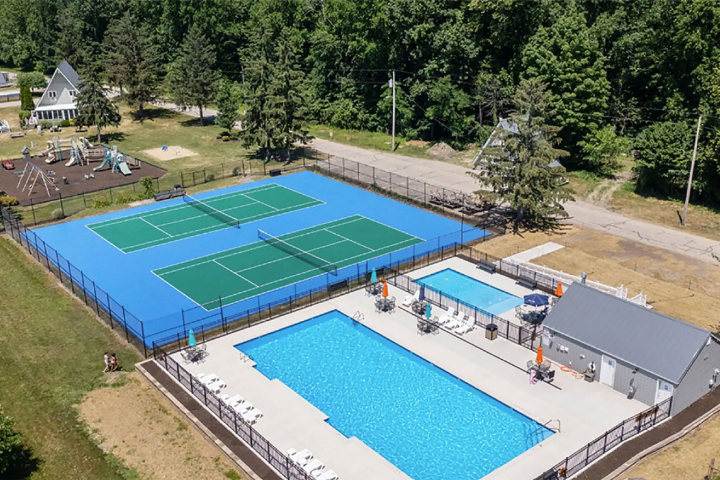 Chalet on the Lake Pool and Tennis